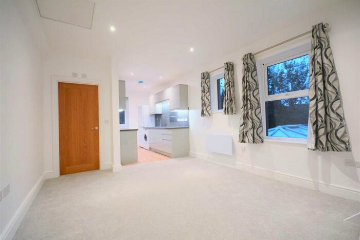 1 Bedroom Apartment To Rent In Broad Street, Chesham, HP5