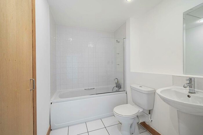 2 Bedroom Flat To Rent In Iron Works, Tower Hamlets, London, E3