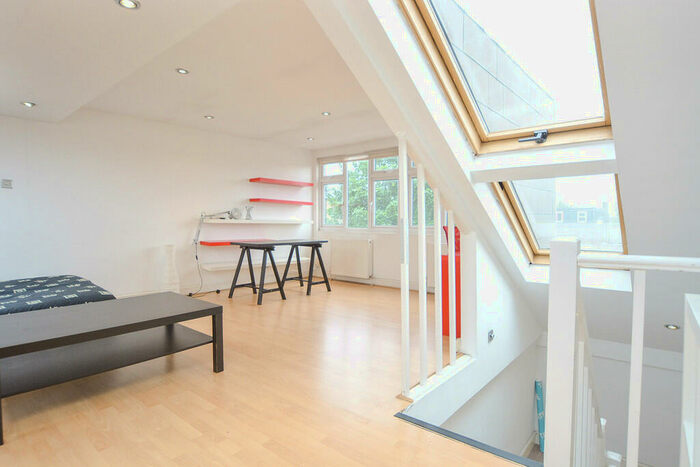 2 Bedroom Maisonette To Rent In Powell Road, London, E5