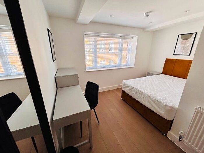 Studio To Rent In High Street, Sittingbourne, ME10