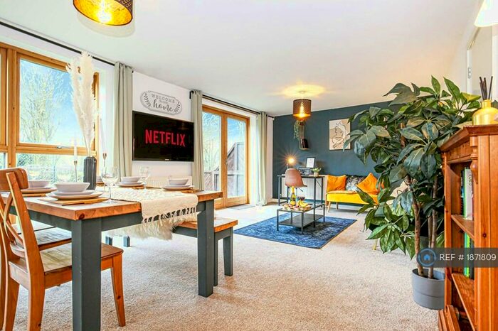 2 Bedroom Flat To Rent In Campbell Park, Milton Keynes, MK9