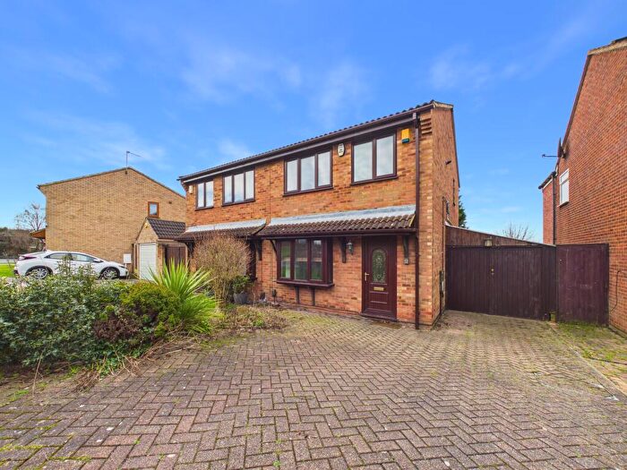 3 Bedroom Semi Detached House For Sale In Timbersbrook Close, Oakwood, DE21