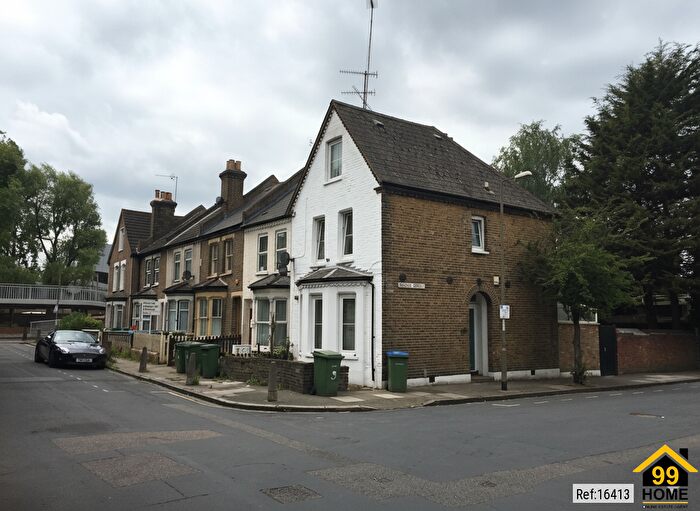 4 Bedroom End Terrace House For Sale In Farmdale Road, East Greenwich, London, SE10