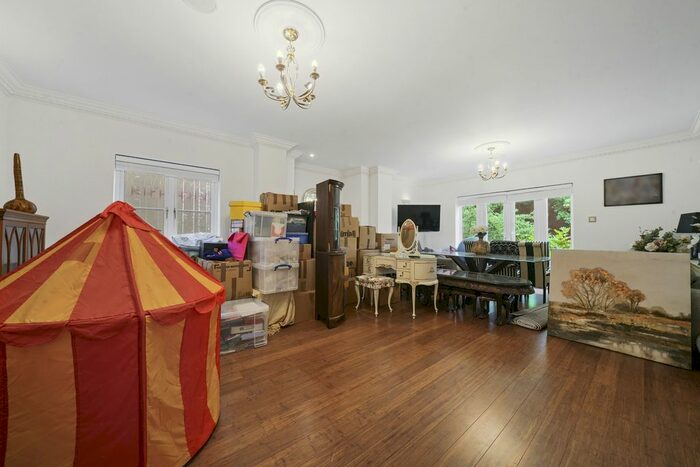 5 Bedroom Semi-detached House To Rent In St. David's Drive, Egham, TW20
