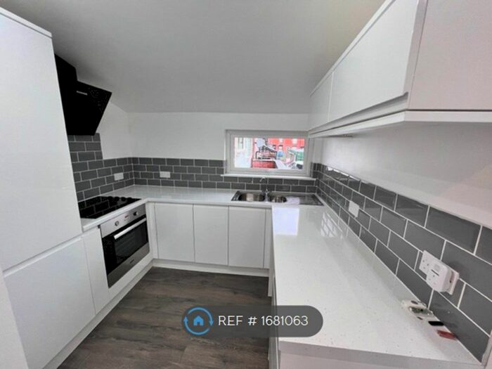 1 Bedroom Flat To Rent In Concord Way, Dukinfield, SK16