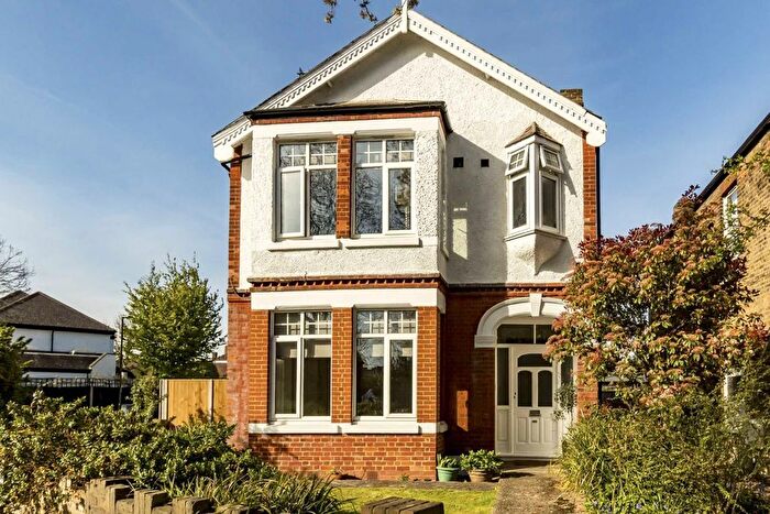 1 Bedroom Flat To Rent In Cromwell Road, Teddington, TW11