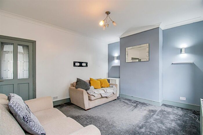 3 Bedroom End Terrace House For Sale In Green Lane, Featherstone, Pontefract, WF7