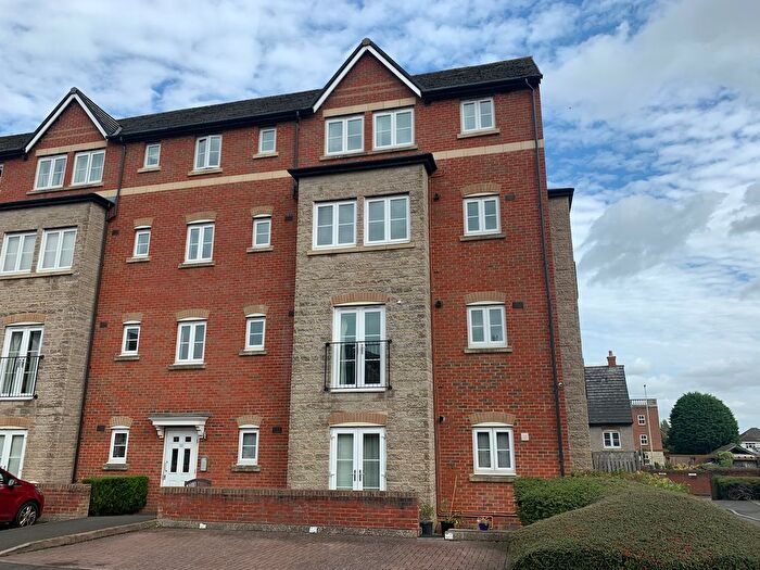 2 Bedroom Flat To Rent In Strouds Close, Swindon, SN3