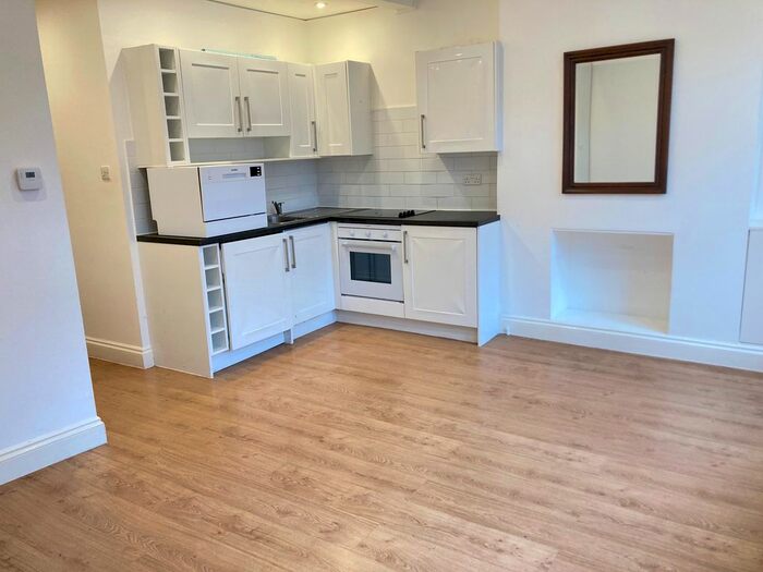 Studio To Rent In Very Near Chiswick High Road Area, Chiswick, W4
