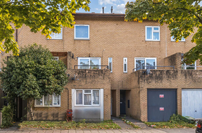 5 Bedroom Terraced House For Sale In Helford Place, Fishermead, Milton Keynes, MK6