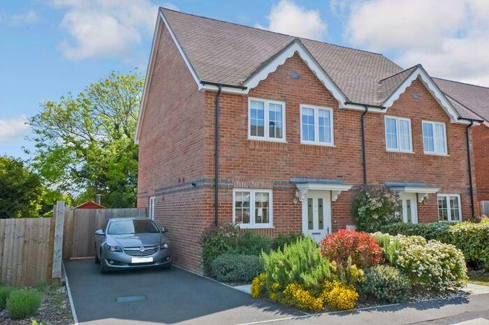 3 Bedroom Semi-Detached House To Rent In Holmes Road, Salisbury, SP1