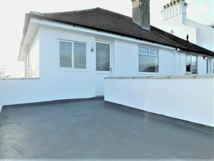 2 Bedroom Flat To Rent In Alfred Road, Birchington, CT7