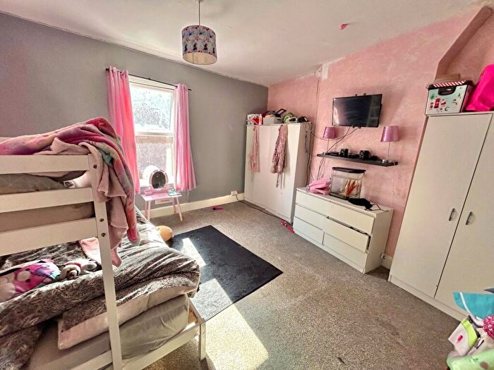 3 Bedroom End Of Terrace House For Sale In Raffles Road, Birkenhead, Merseyside, CH42