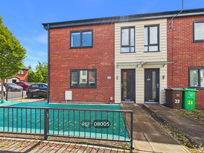 2 Bedroom Town House To Rent In Dob Park Close, Highbury Vale, Nottingham, NG6