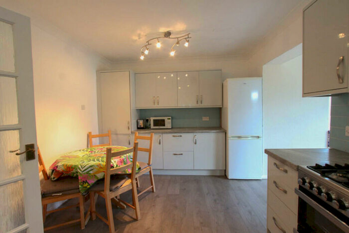 3 Bedroom End Of Terrace House For Sale In Batemans Road, Brighton, BN2