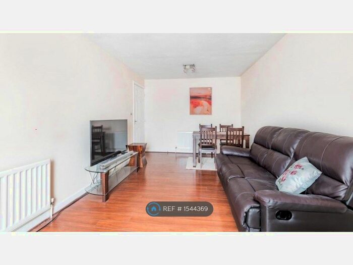 2 Bedroom Maisonette To Rent In Charles Garvice Court, London, SE3