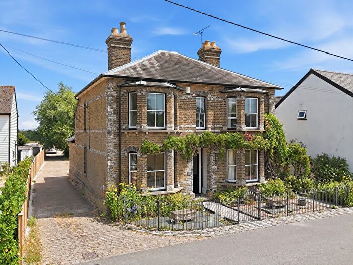 5 Bedroom Detached House For Sale In Cricketers Lane, Herongate, CM13