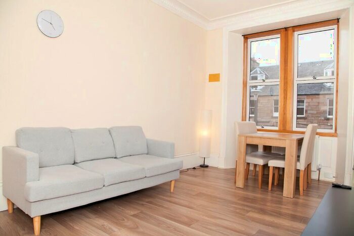 2 Bedroom Flat To Rent In Slateford Road, Edinburgh, EH11