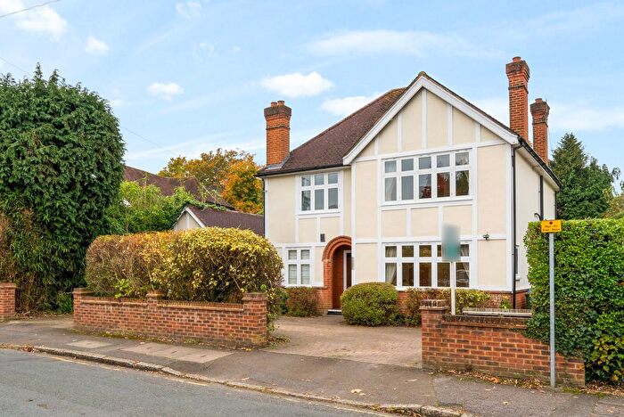 4 Bedroom Detached House To Rent In West Grove, Hersham, Walton-On-Thames, KT12