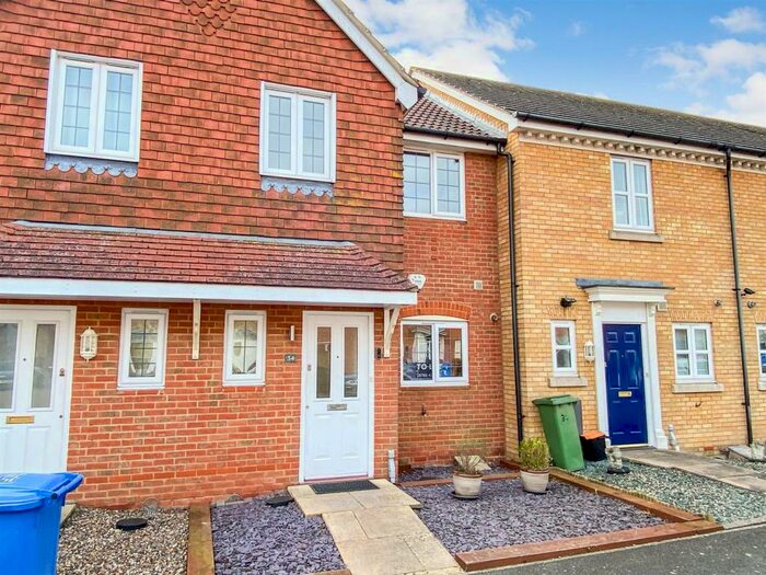 3 Bedroom House To Rent In Mallard Crescent, Iwade, Sittingbourne, ME9