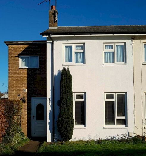3 Bedroom House To Rent In Aldykes, Hatfield, AL10