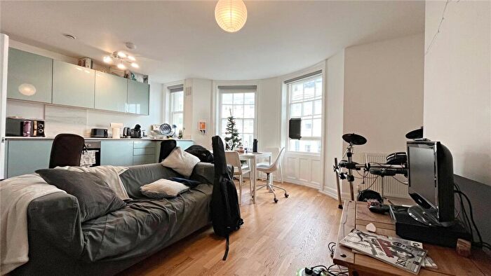 5 Bedroom House Of Multiple Occupation To Rent In Brunswick Place, Hove, BN3