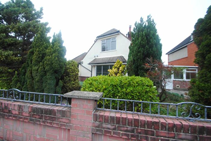 5 Bedroom Detached House To Rent In Students! Free Wifi, Private Garden And Parking - Fernside Road!, BH9