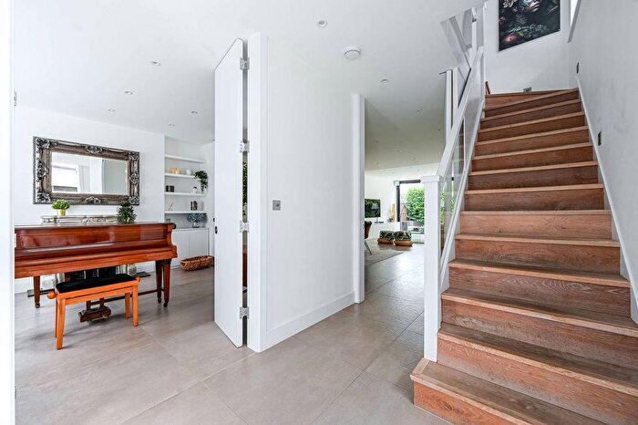 4 Bedroom Property To Rent In Friars Place Lane, Acton, London, W3