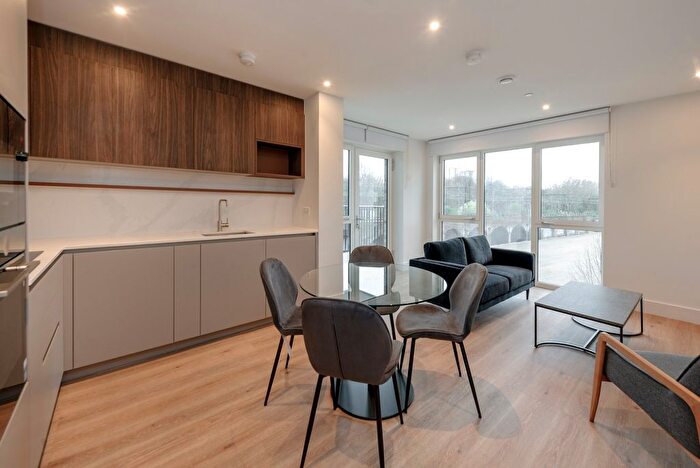 2 Bedroom Detached House To Rent In Bow Common Lane, London, E3