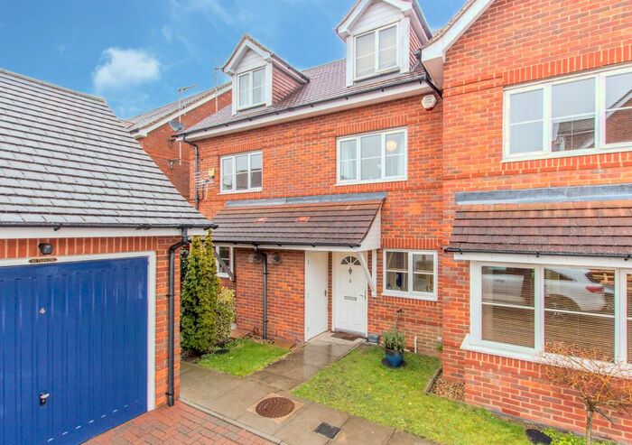 3 Bedroom Detached House To Rent In Ashwell Place, Watford, Hertfordshire, WD24