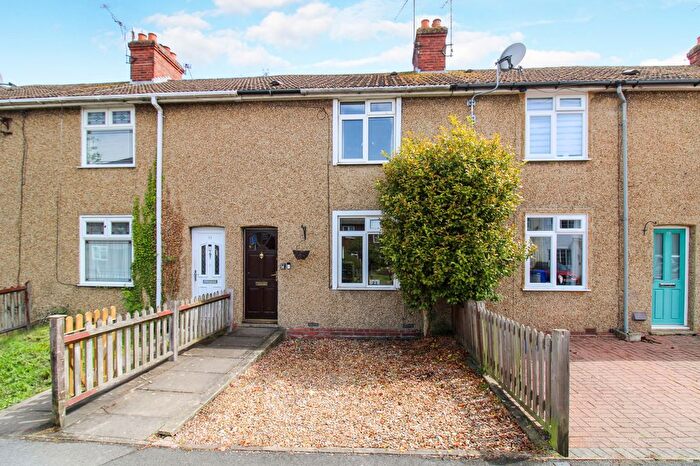 3 Bedroom Terraced House For Sale In Park Road, Farnborough, GU14