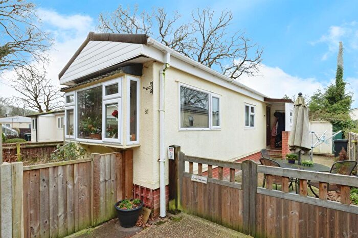 1 Bedroom Park Home For Sale In Oak Tree Park, St. Leonards, Ringwood, BH24