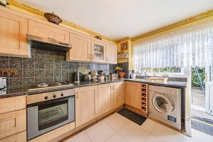 4 Bedroom Terraced House To Rent In Rochelle Close, St John's Hill, London, SW11