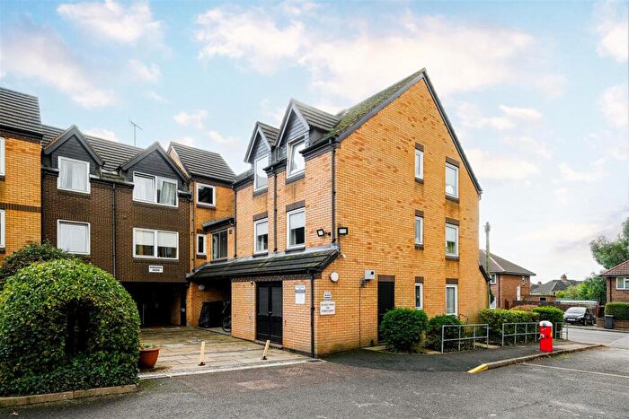 1 Bedroom Retirement Property For Sale In Homebush House, North Chingford, E4