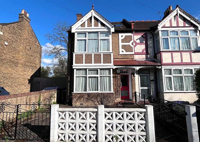 4 Bedroom Semi Detached House For Sale In St. Stephens Road, Hounslow, TW3