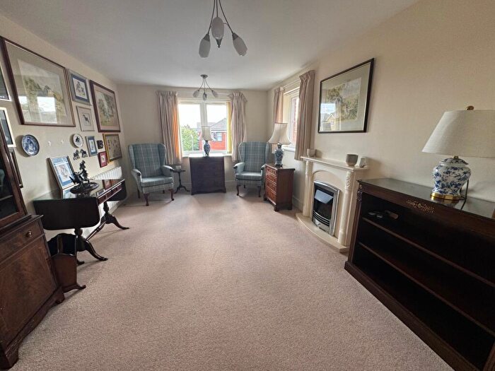 1 Bedroom Retirement Property For Sale In Goodes Court, Royston, Hertfordshire, SG8