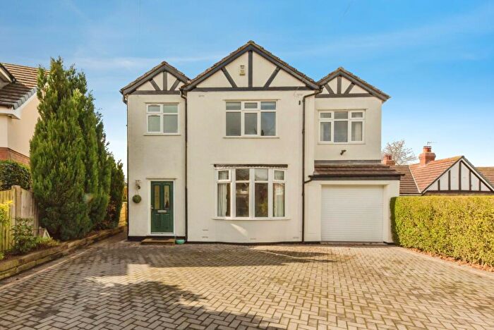 4 Bedroom Detached House For Sale In Whirley Road, Macclesfield, Cheshire, SK10