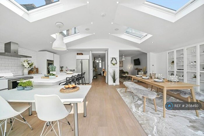 5 Bedroom Detached House To Rent In Clarence Road, Windsor, SL4