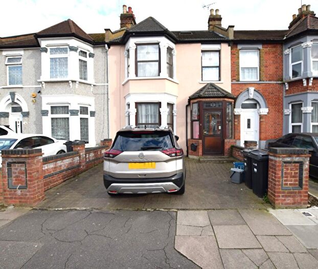 4 Bedroom Terraced House To Rent In St. Albans Road, Ilford, London, IG3