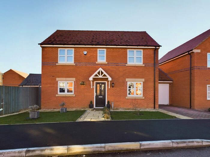 3 Bedroom Detached House To Rent In The Fox Hollies, Alfreton, DE55