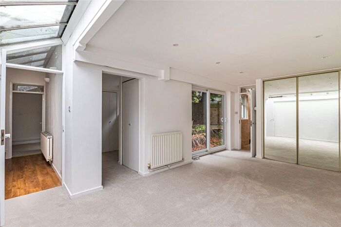 5 Bedroom Detached House To Rent In Onslow Road, Hersham, Walton-On-Thames, Surrey, KT12