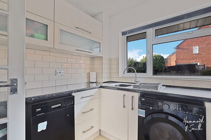 1 Bedroom Flat For Sale In Allnutts Road, Inchcape Allnutts Road, CM16