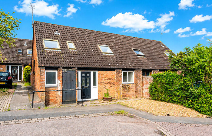 3 Bedroom Semi-Detached House For Sale In Arncliffe Drive, Heelands, Milton Keynes, MK13