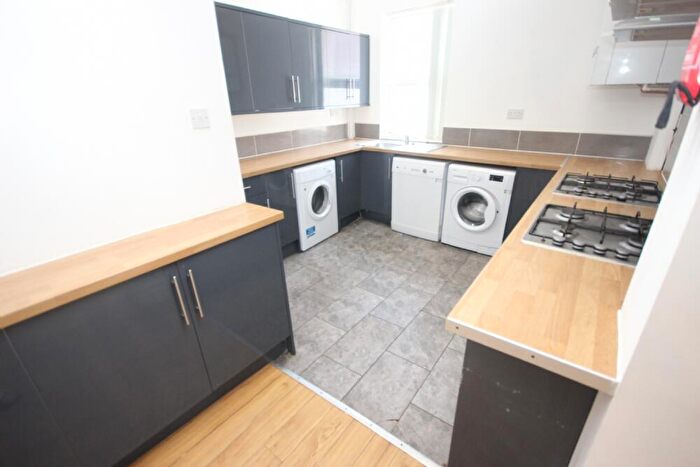 8 Bedroom Terraced House To Rent In Garmoyle Road, L15