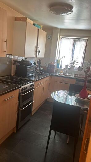 Studio To Rent In Hadlow Place, London, SE19