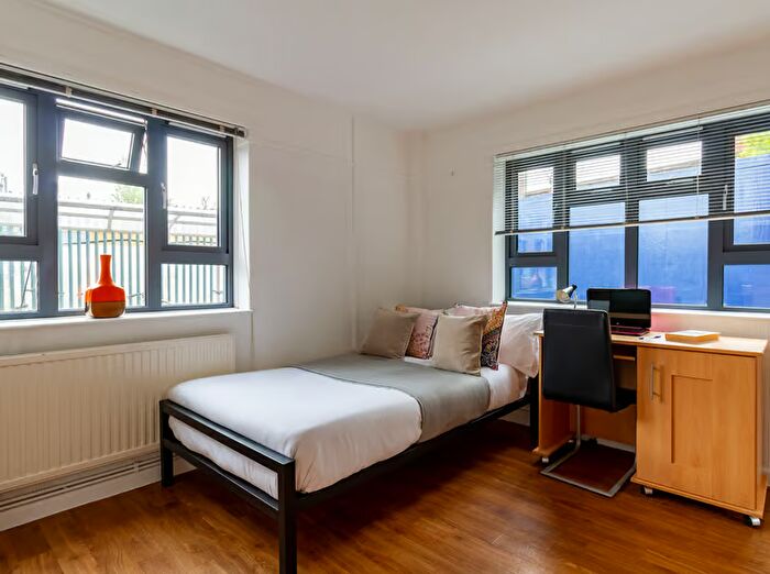1 Bedroom Studio To Rent In Platinum En-Suite, Surrey Quays Landale House, Lower Road, London, SE16