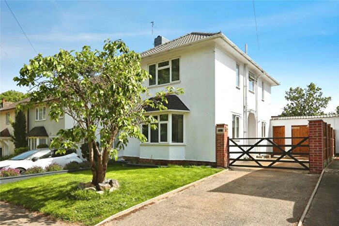 3 Bedroom Semi-Detached House For Sale In Friars Way, Southampton, Hampshire, SO18