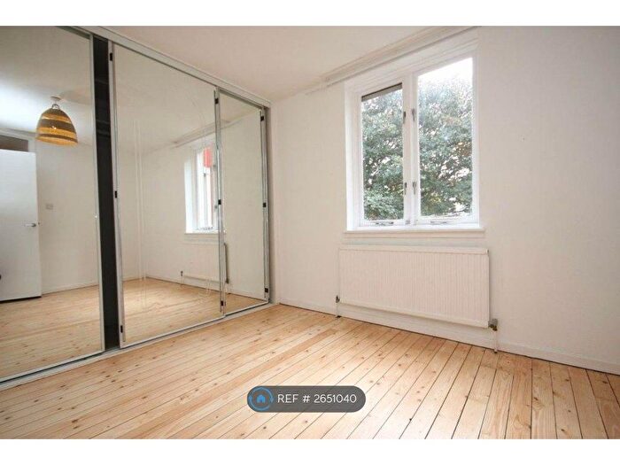 2 Bedroom Flat To Rent In Bedford Street, Edinburgh, EH4