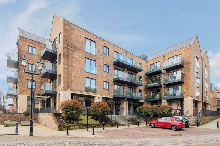 1 Bedroom Flat To Rent In Swan Street, Old Isleworth, TW7