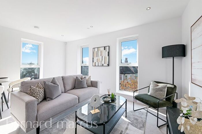 2 Bedroom Flat For Sale In Eldon Park, London, SE25